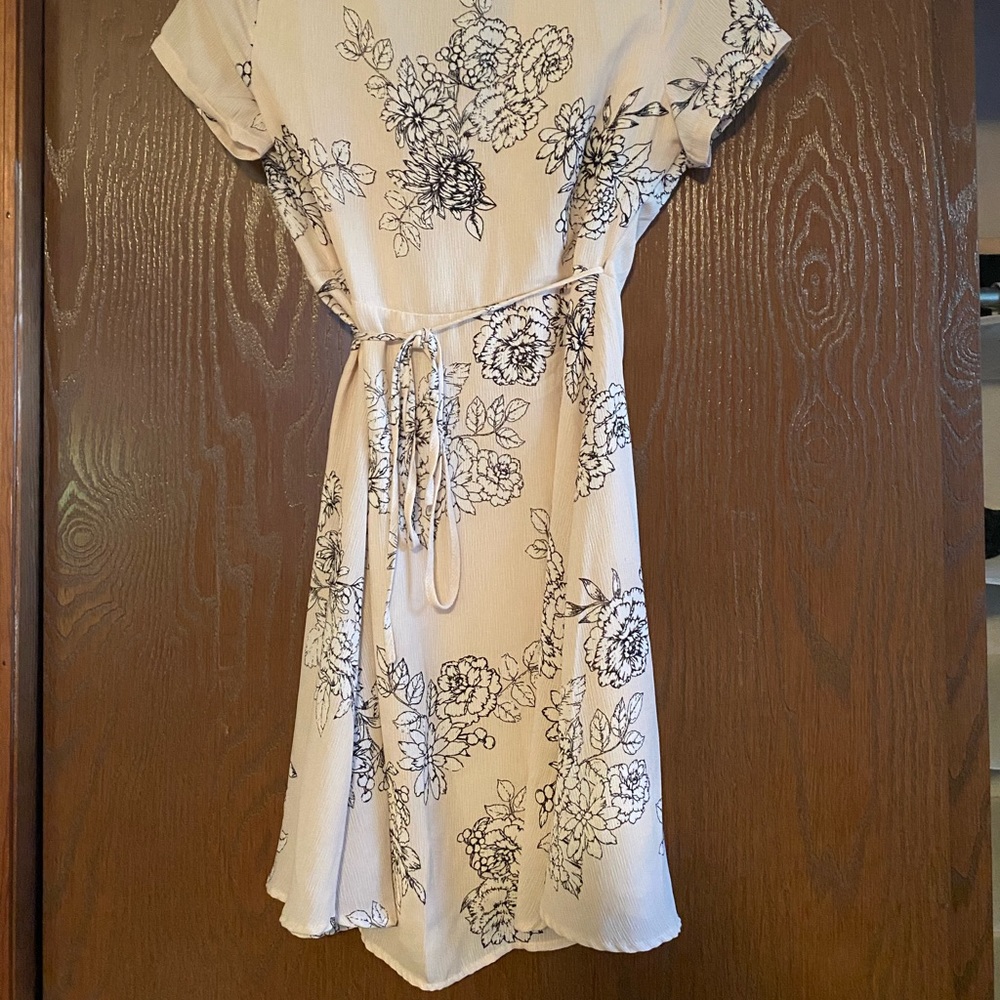 LUSH Fit & Flare Wrap Dress - Picture 6 of 7
